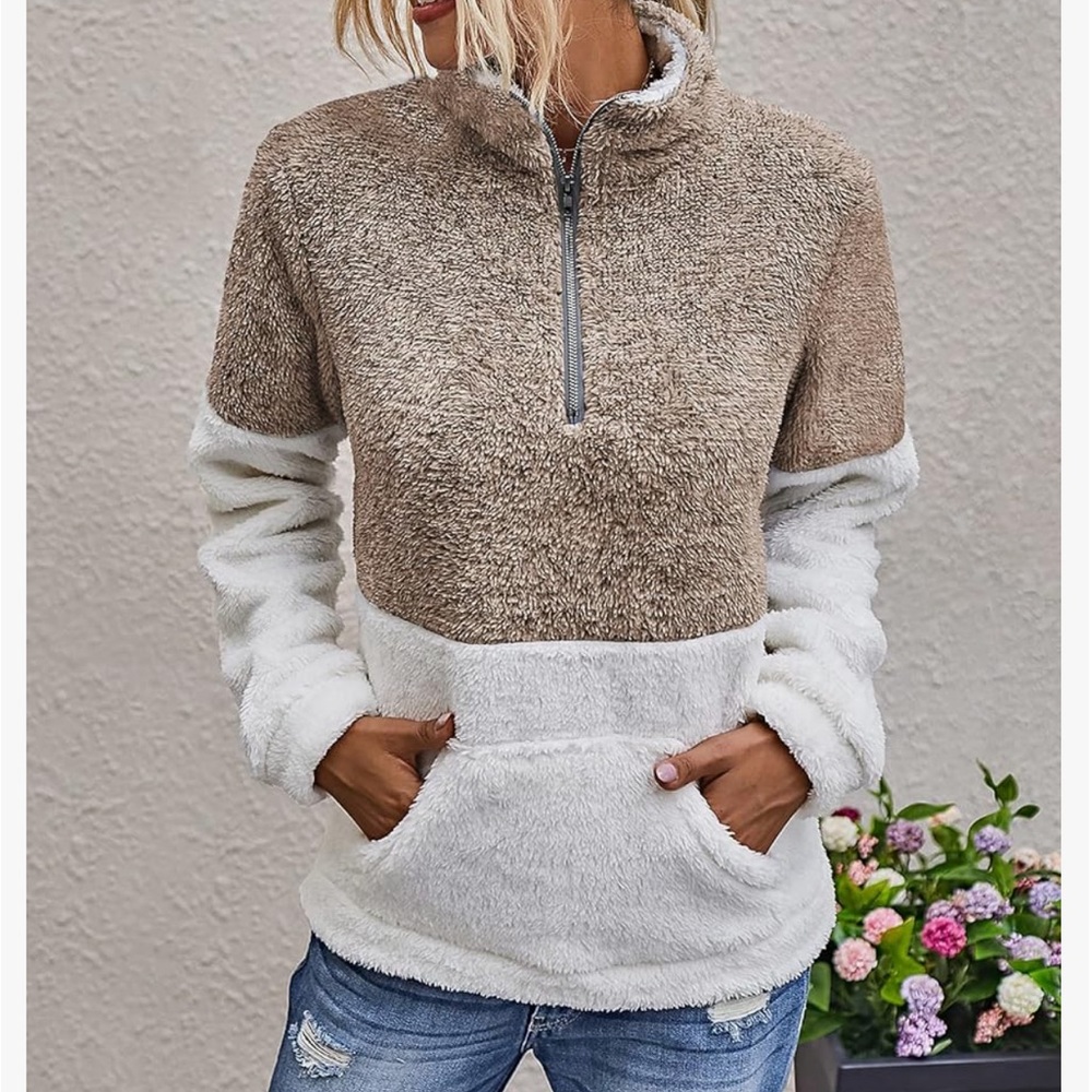 Women’s Sherpa pullover, quarter zip. Size small